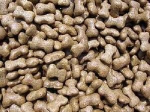 Produrre pellet di alimenti per animali domestici e pesci